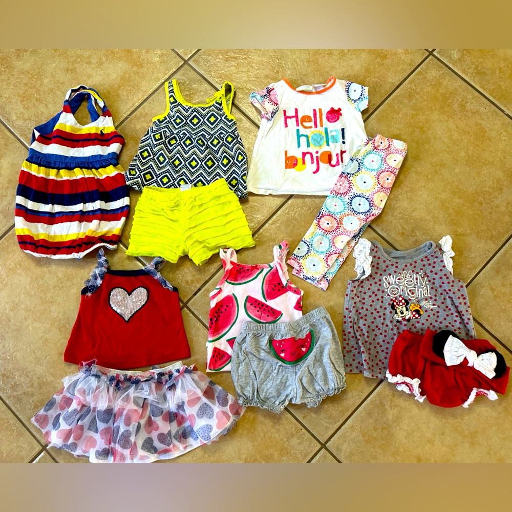 Baby Girl 6 outfit bundle Size 12 M